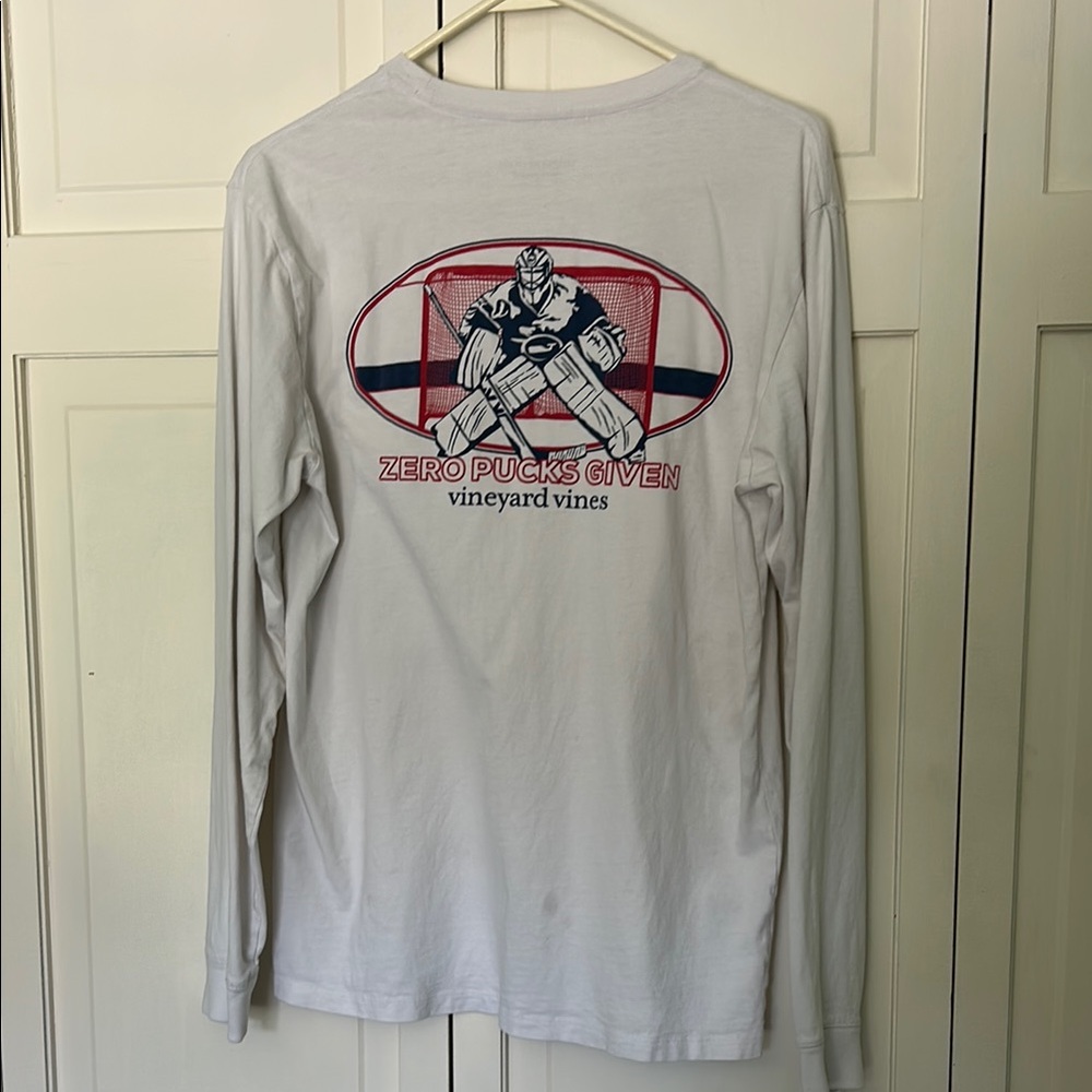 Vineyard Vines Men's Small White Long Sleeve Hockey Goalie Tee